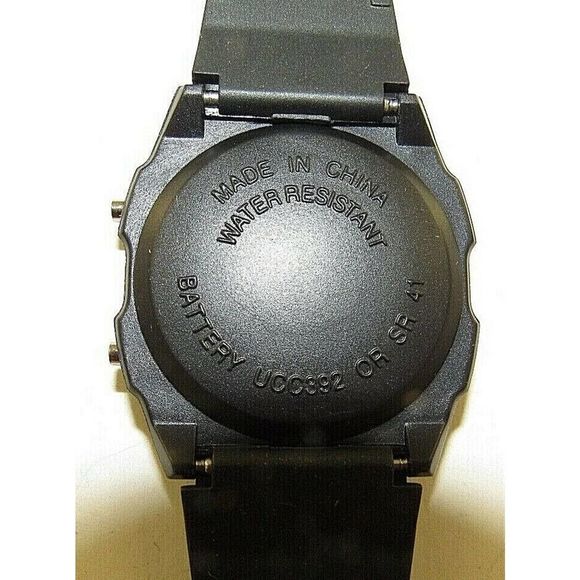 Digital Quartz Black Yellow Water Resistant Watch - Picture 3 of 3